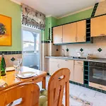Apartament Ferienwohnung-poseidon-im-ostseebad-binz-3-raum-balkon-parkplatz-4-personen-zentrale-lage *