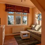 Ferienwohnung-poseidon-im-ostseebad-binz-3-raum-balkon-parkplatz-4-personen-zentrale-lage Apartament Binz