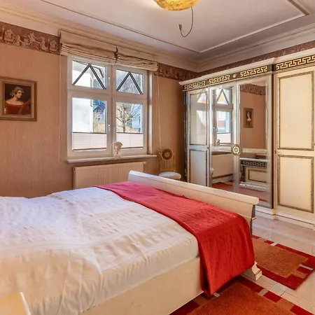 Ferienwohnung-poseidon-im-ostseebad-binz-3-raum-balkon-parkplatz-4-personen-zentrale-lage Binz