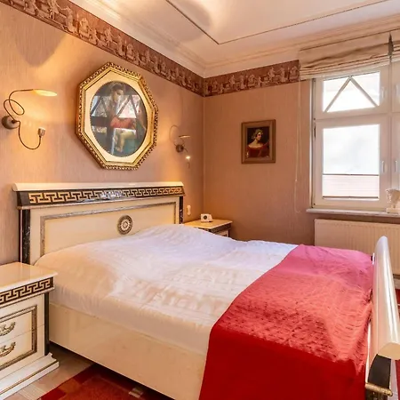 Ferienwohnung-poseidon-im-ostseebad-binz-3-raum-balkon-parkplatz-4-personen-zentrale-lage *