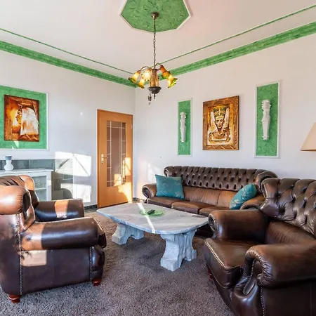 Apartament Ferienwohnung-poseidon-im-ostseebad-binz-3-raum-balkon-parkplatz-4-personen-zentrale-lage Binz